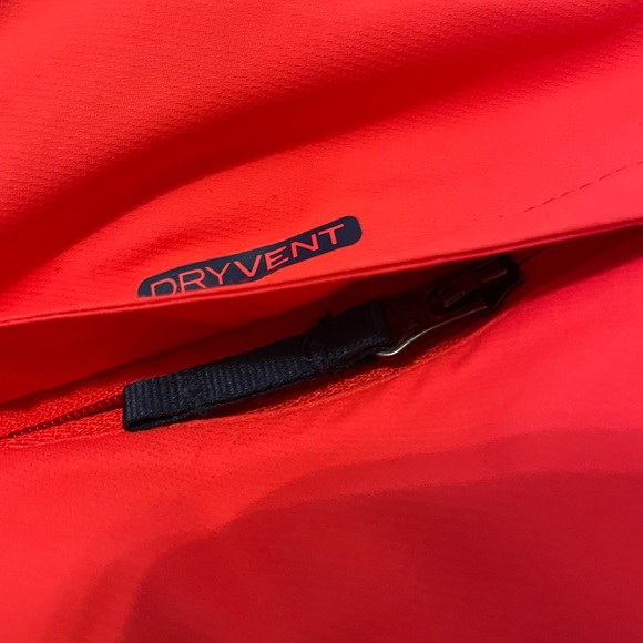 Brand New ‘The North Face’ Rain Coat/Wind Breaker - Picture 4 of 5